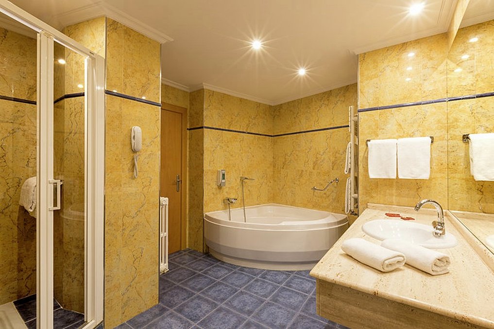 Hotel Santamaria 28/29