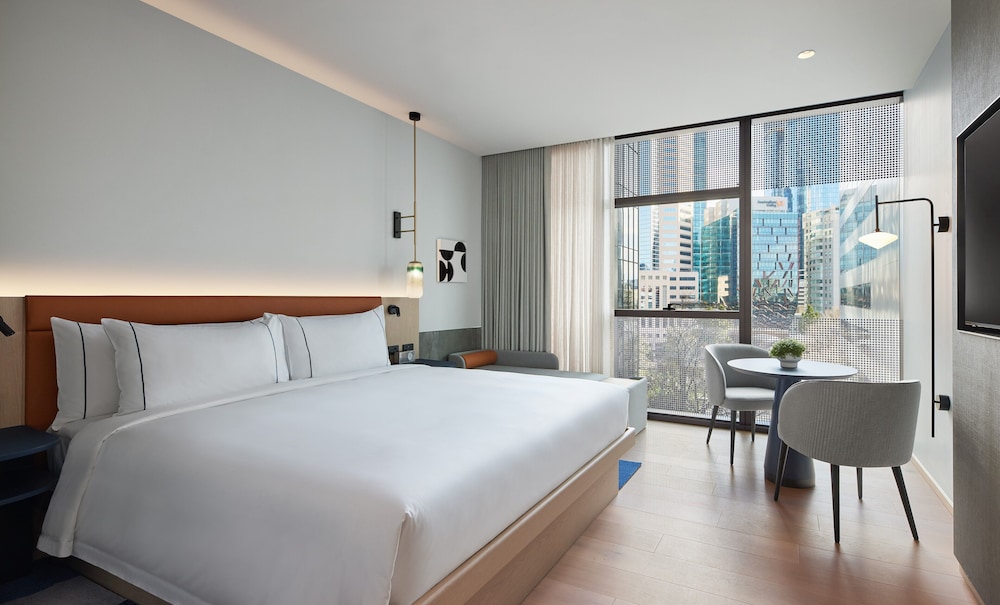 ROOM, KING BED