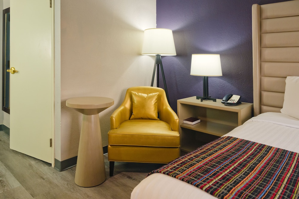 The Palms Inn & Suites 18/45