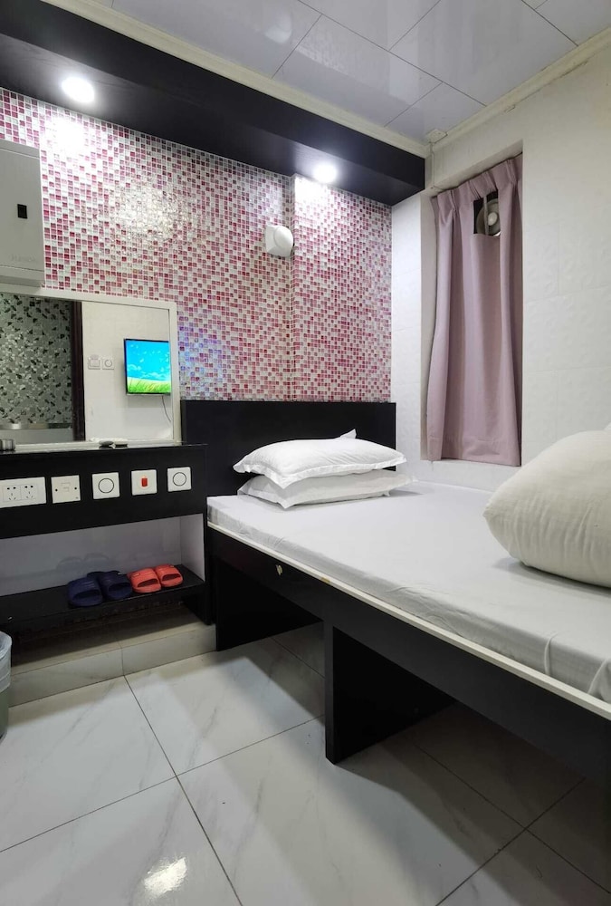 Yue Ka Hotel 9/17