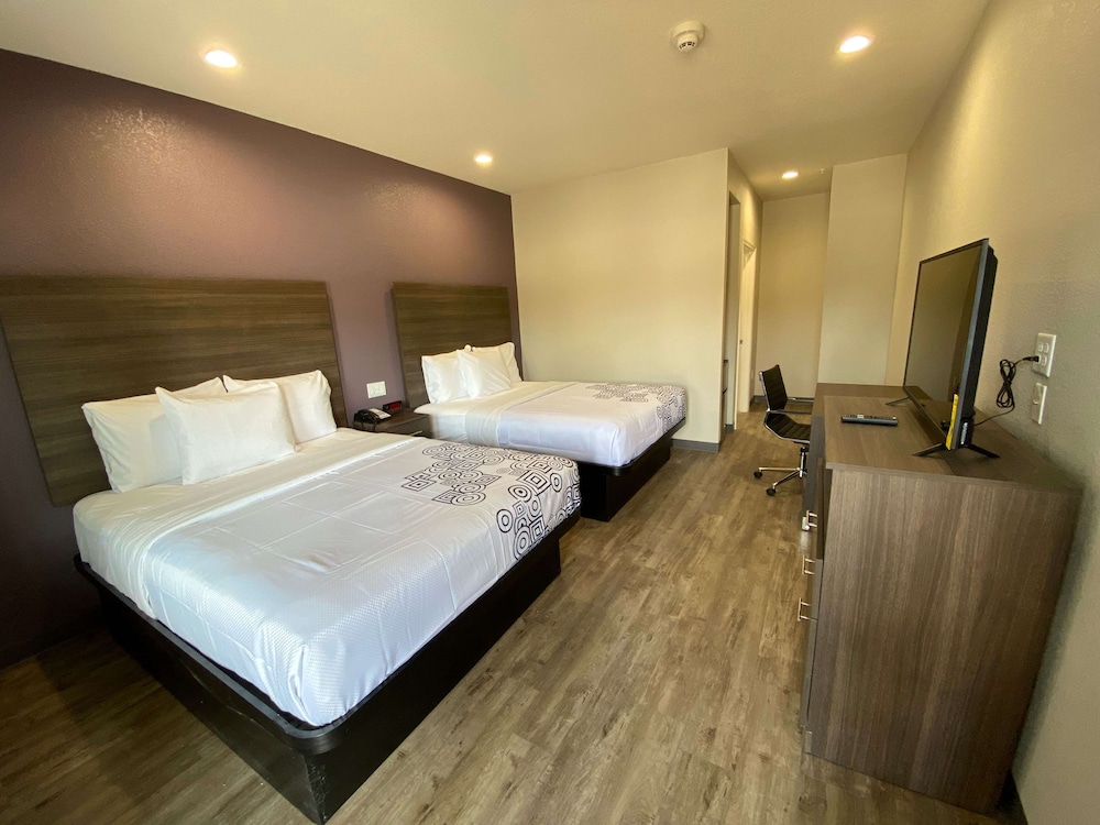 Surestay Plus Hotel By Best Western Ada 18/40