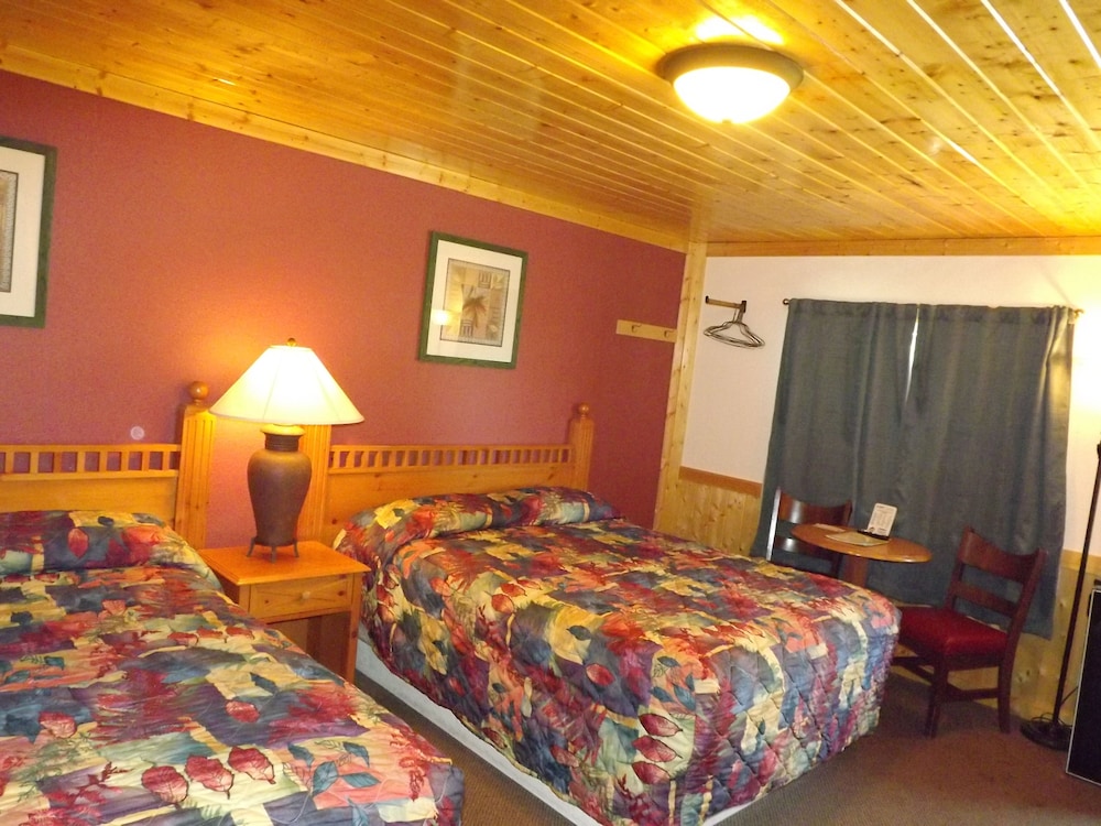 Z Bar Cabins and Motel 31/43