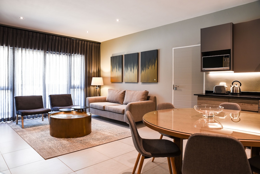 The Residency Sandhurst 50/60