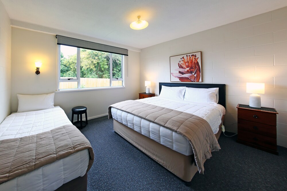 289 Midway Motel 34/60