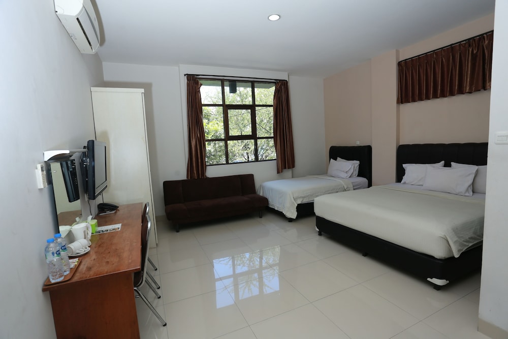 Asoka Hotel 25/48