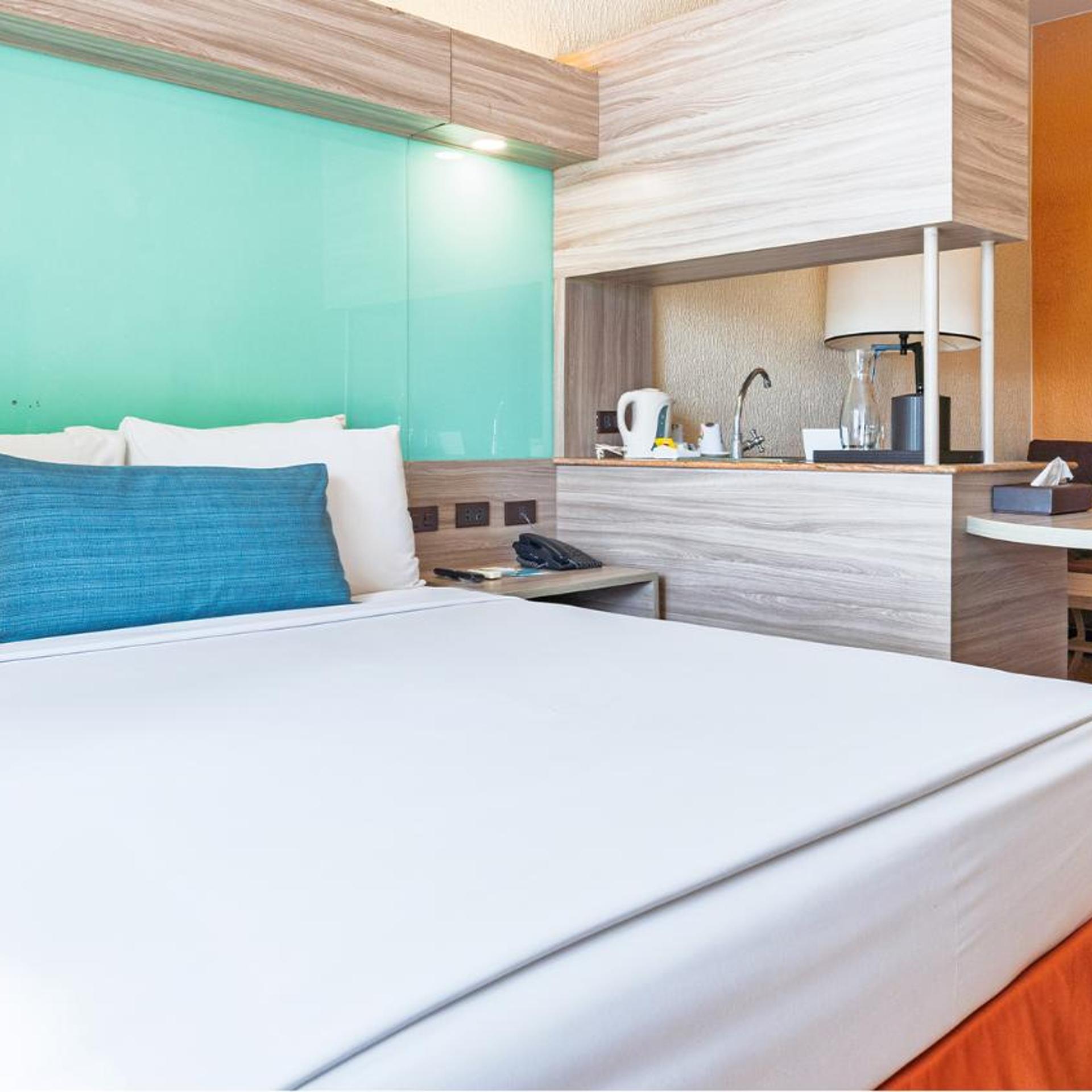 Room at Microtel by Wyndham Boracay, BORACAY