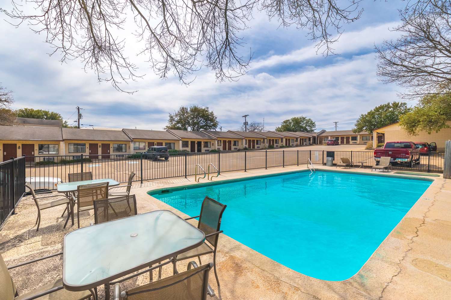 Econo Lodge Fredericksburg 16/33