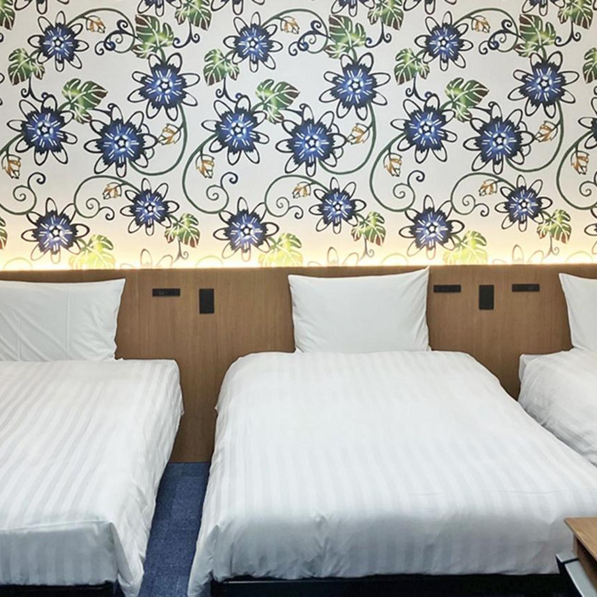 Room, Triple