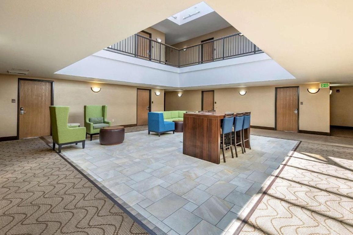 The Atrium Hotel 3/37