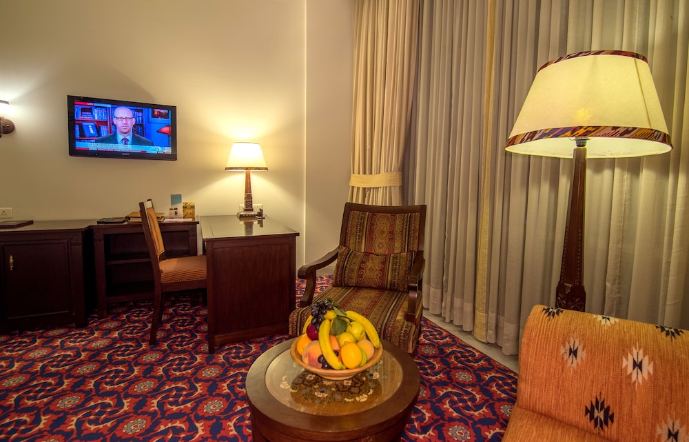 DUSHANBE SERENA HOTEL 36/70