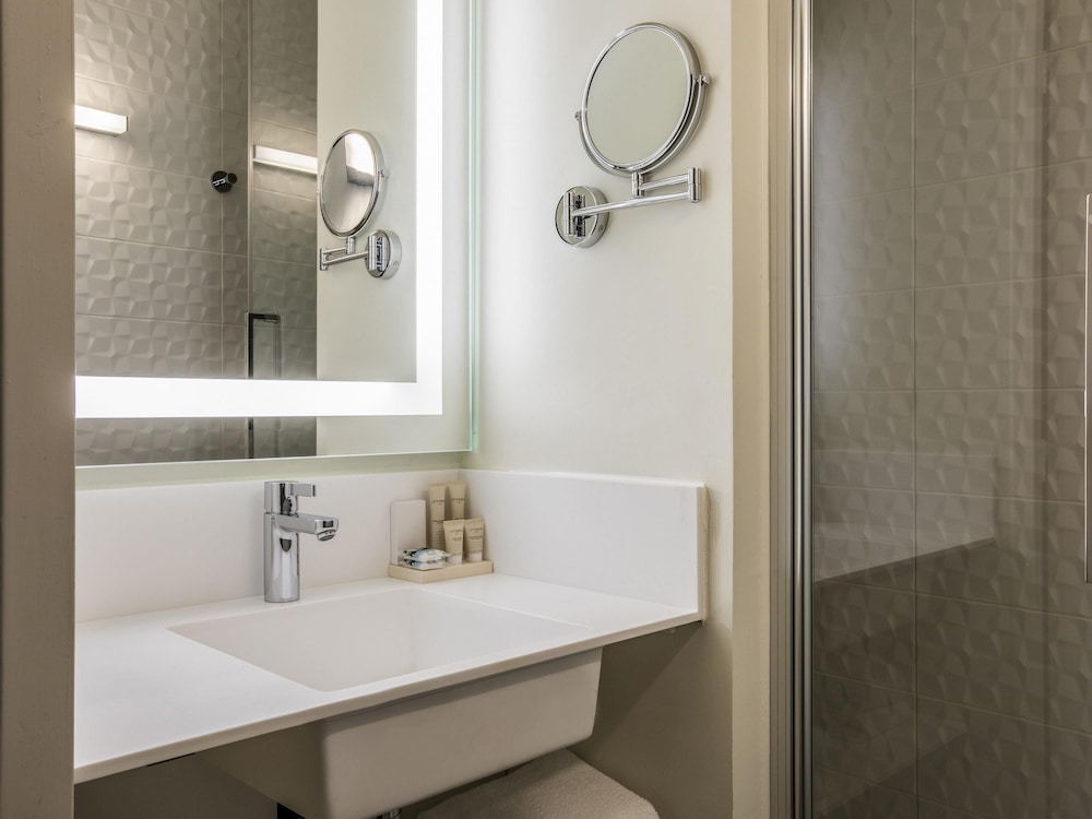 Mercure Paris Gennevilliers 74/76
