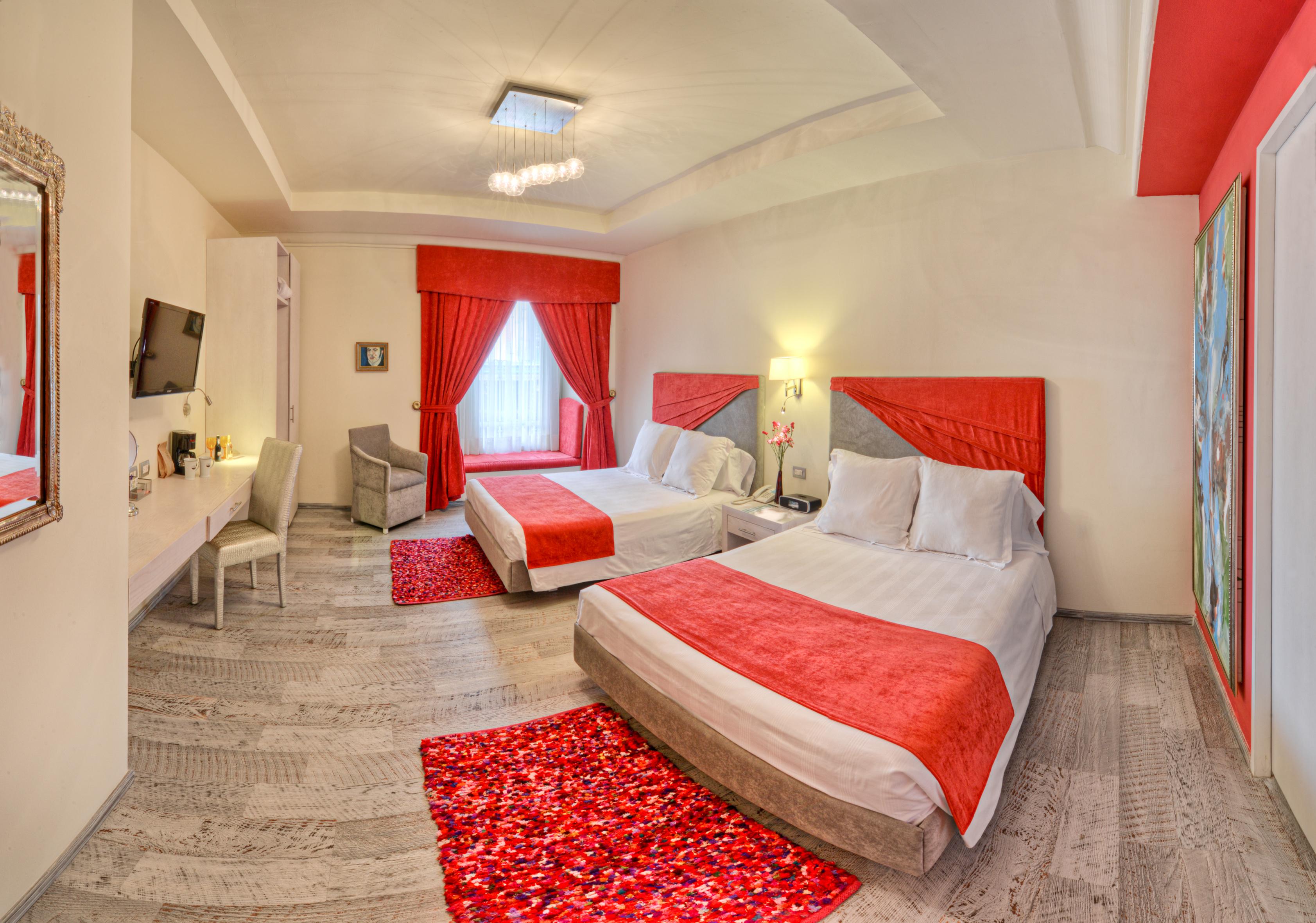 Deluxe, Suite, Double Bed, Street View