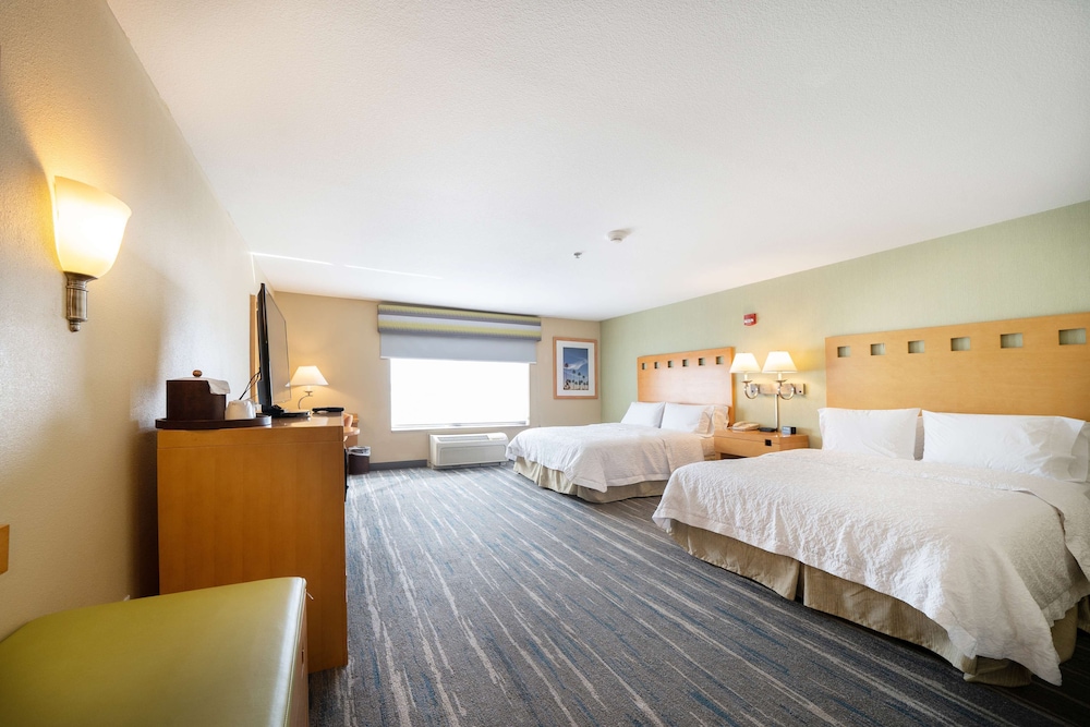 Hampton Inn Suites Madera 14/47
