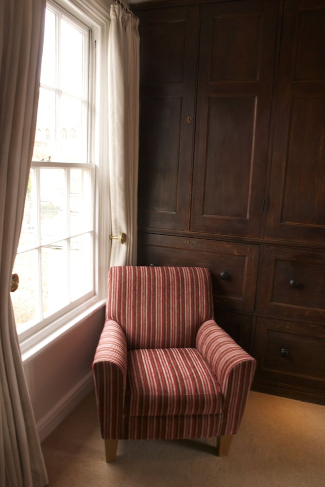 Chantry Hotel 28/40
