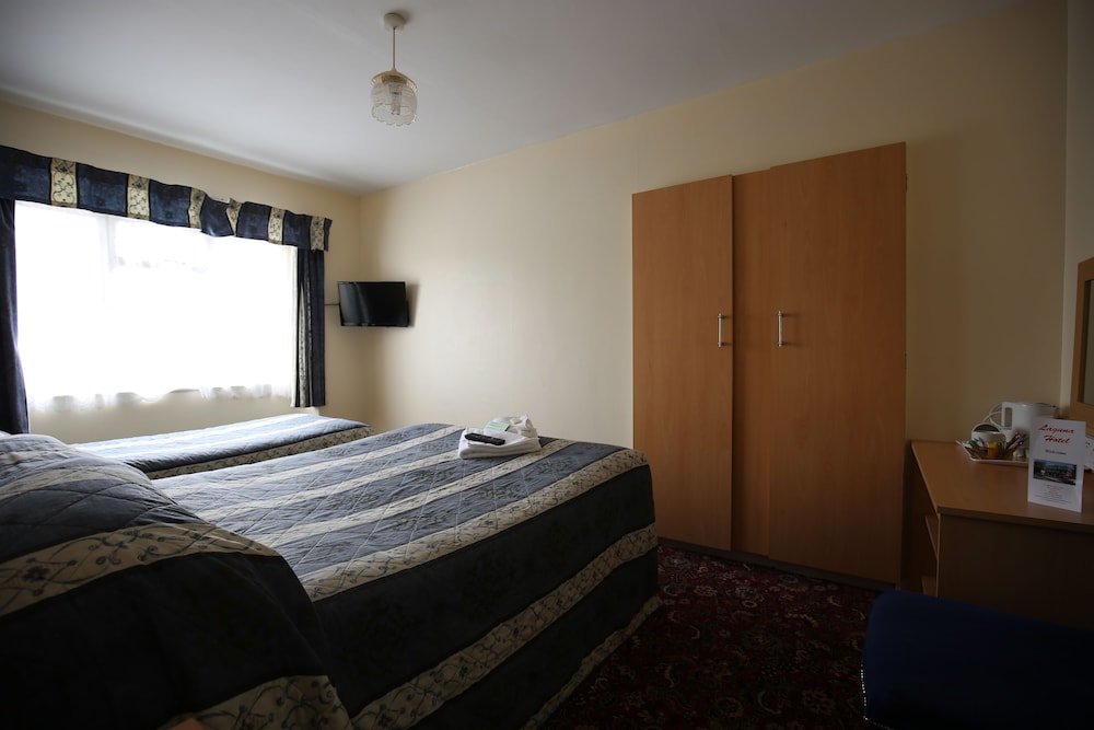 LAGUNA HOTEL 16/39
