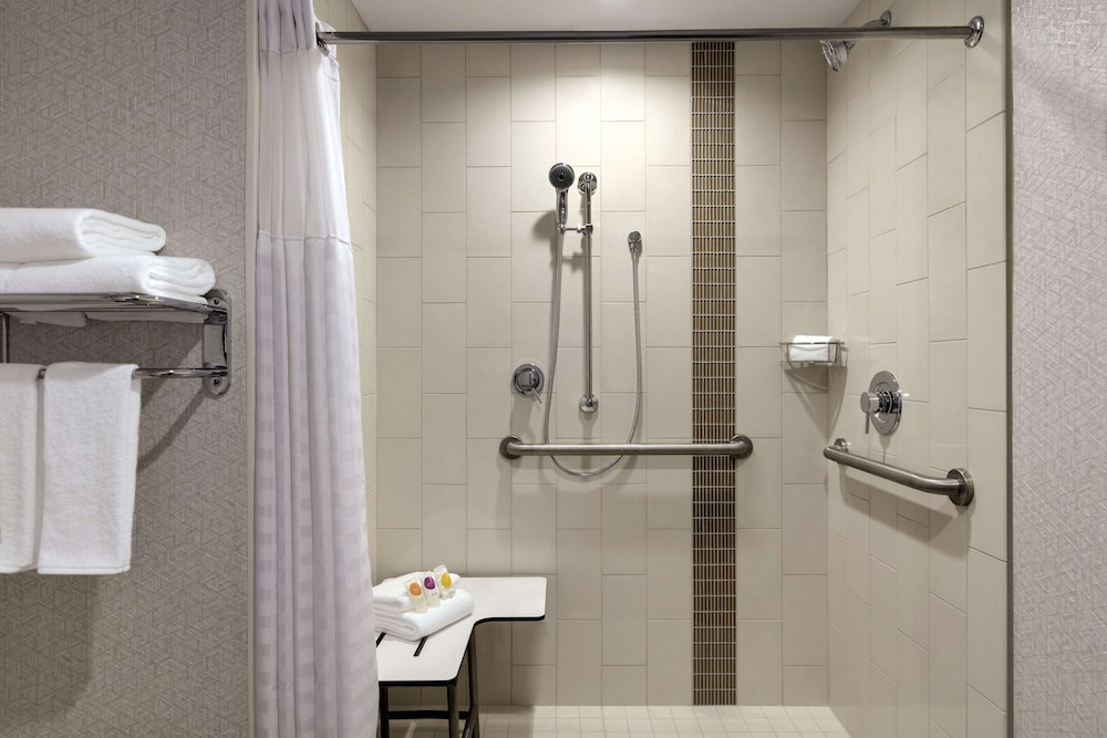 Hyatt Place Fort Lee / George Washington Bridge 31/31