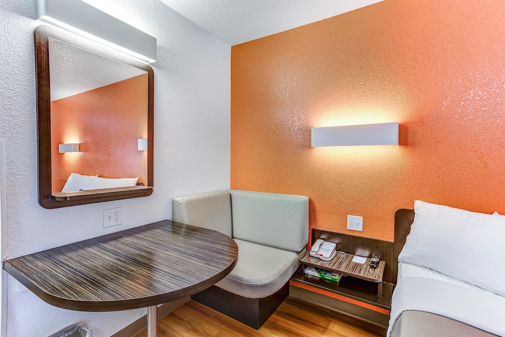 Motel6 Portland, OR - Tigard West 42/49