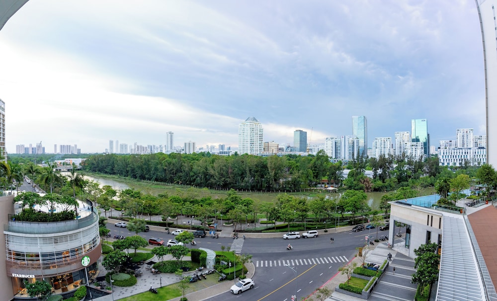 Midtown Premium Apartments 32/40