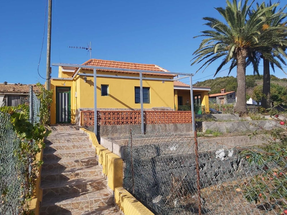 CASAS RURALES AMPARO LAS HAYAS 41/49