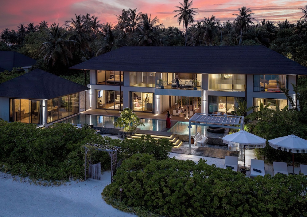 Madifushi Private Island Maldives 8/69