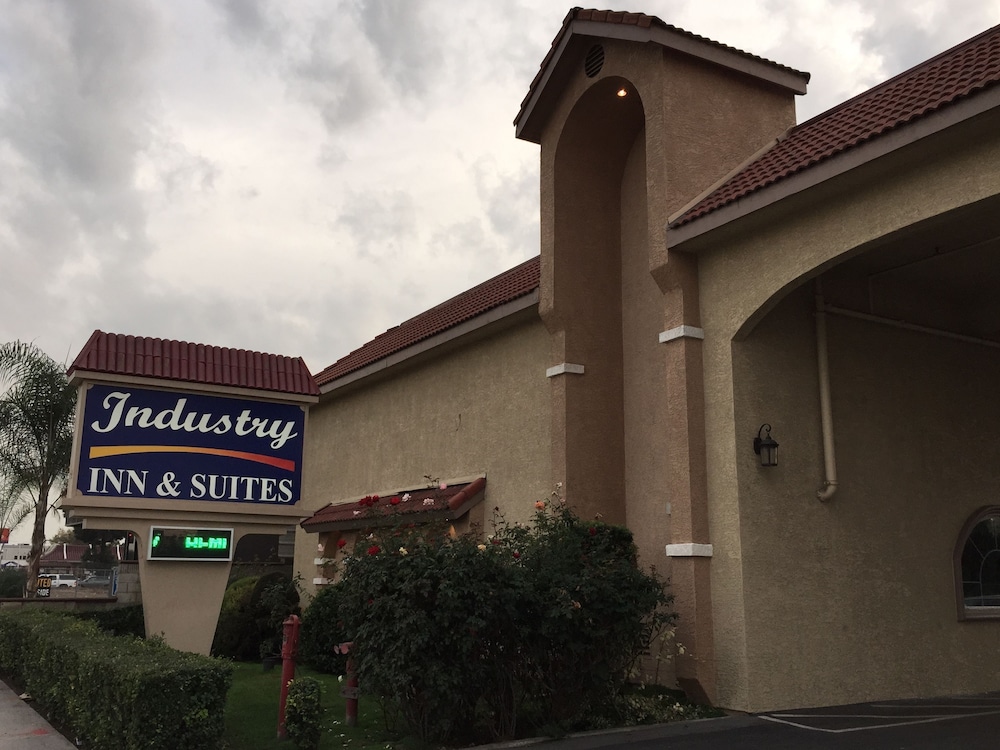 Industry Inn Amp Suites 3/60
