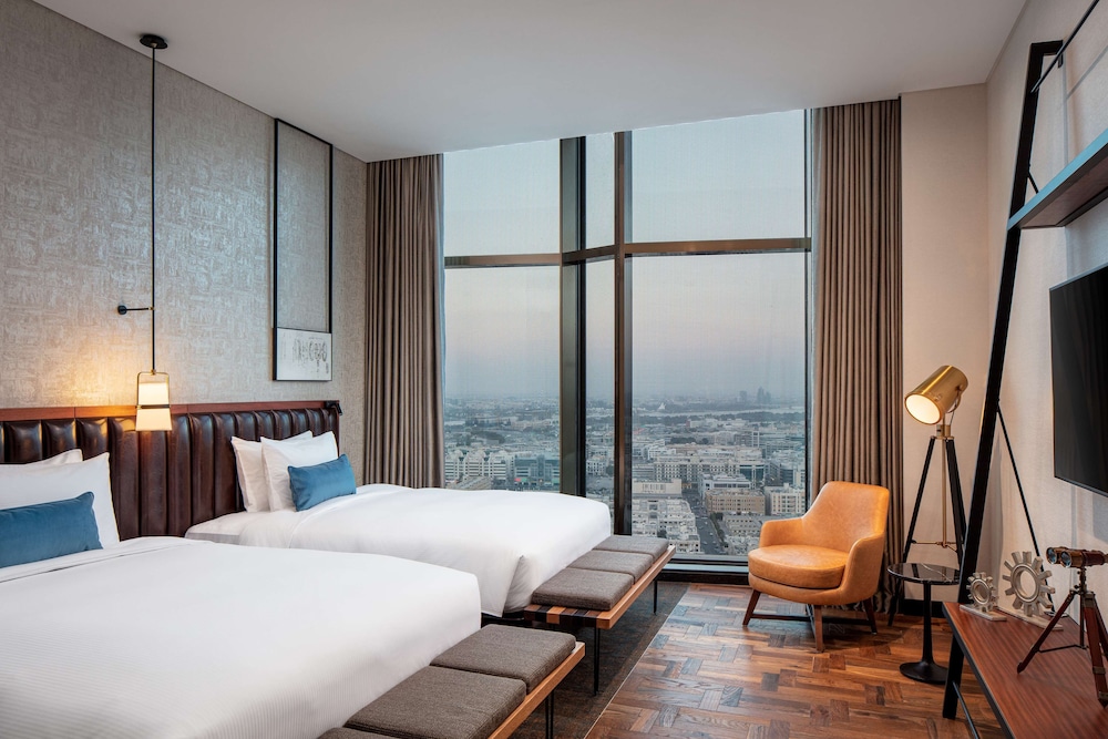 DELUXE, TWIN BEDS, WITH VIEW