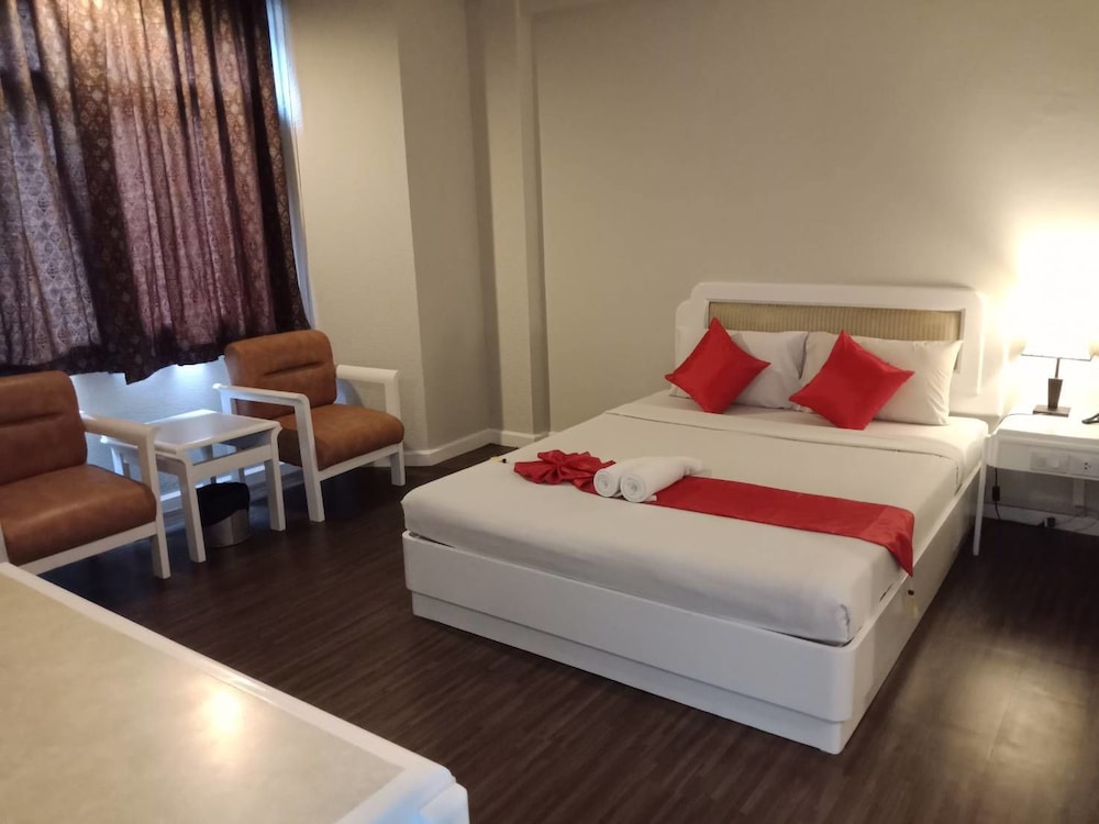 River Grand Hotel Hat Yai 12/40