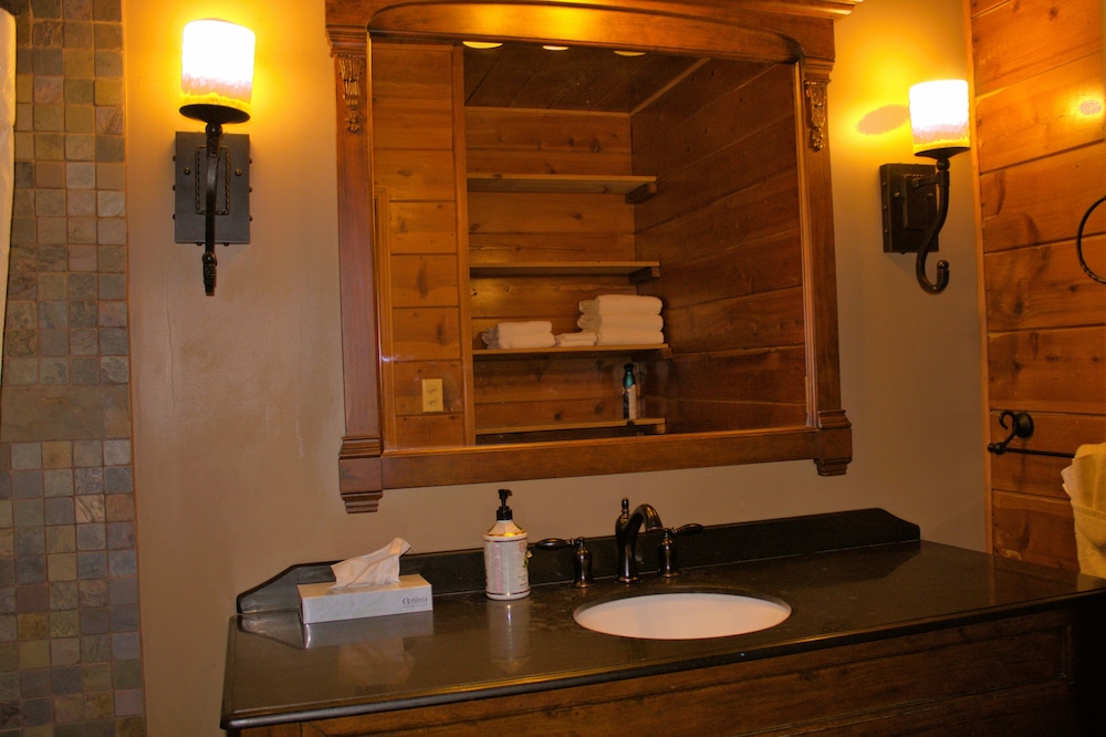 Goldmine Lodge 47/50