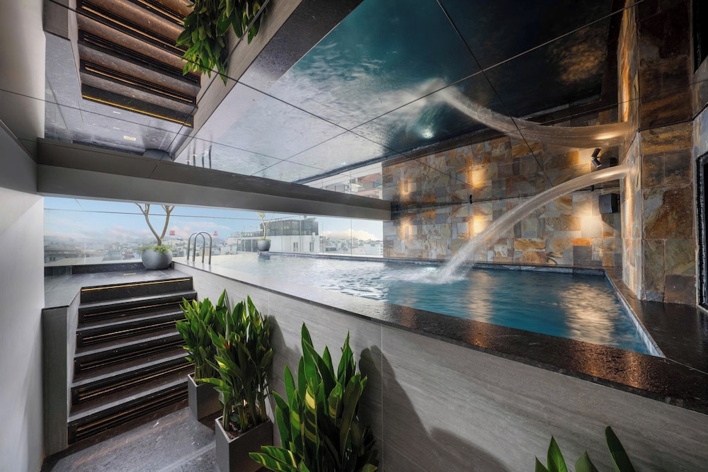 L Hotel du Lac Hanoi 22/49