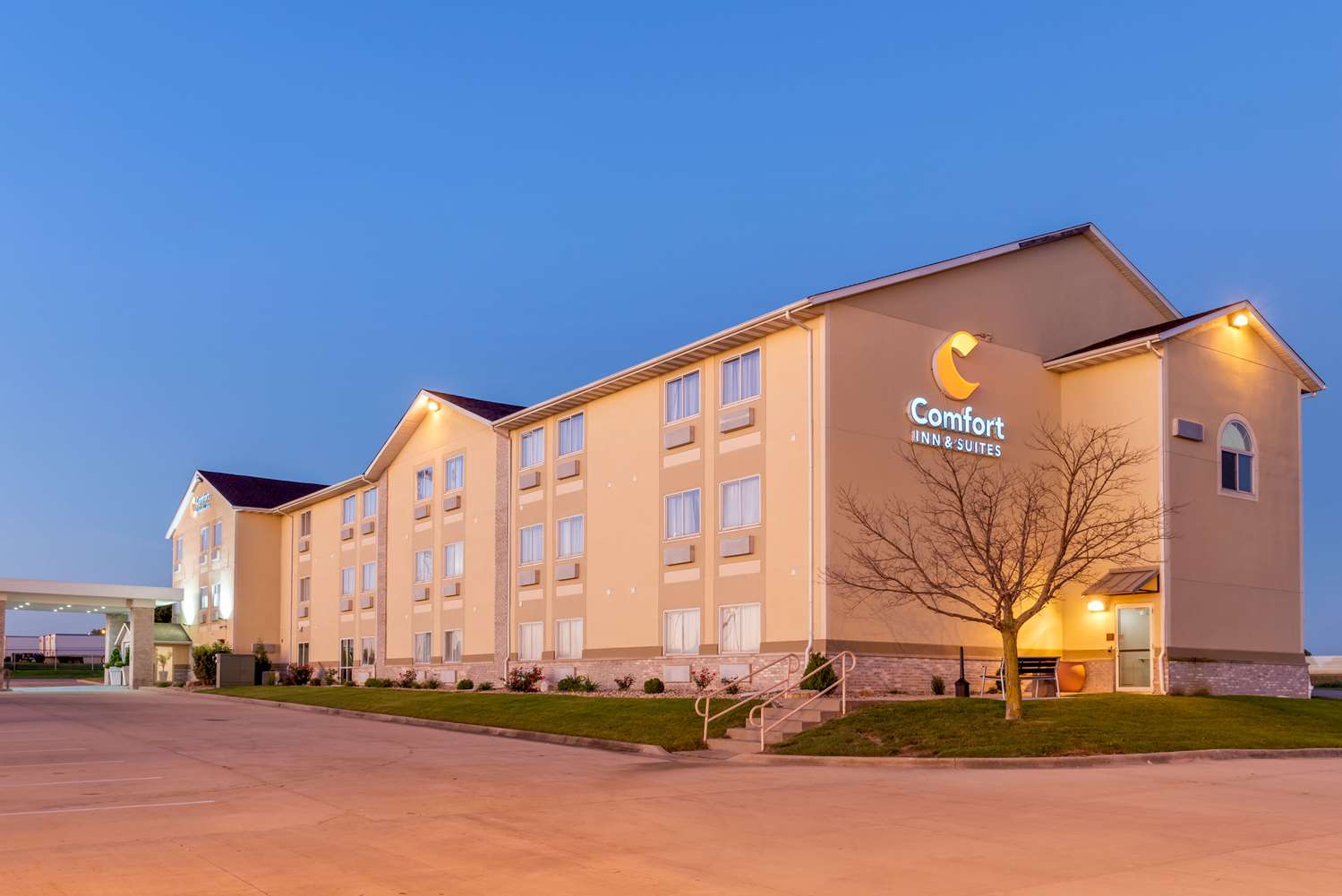 Comfort Inn & Suites near Route 66 5/35