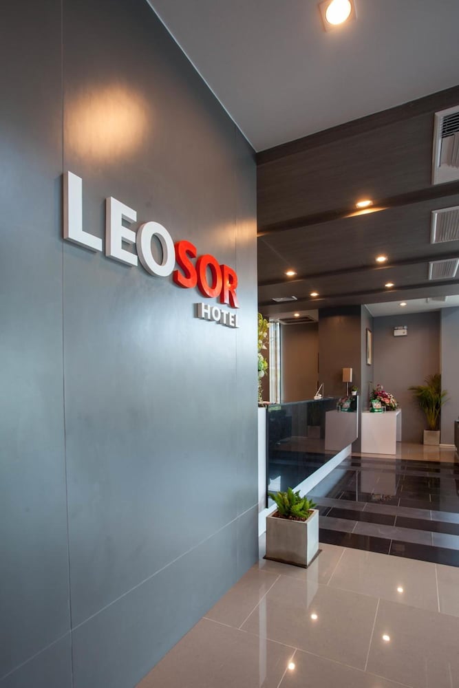Leosor Hotel 41/58