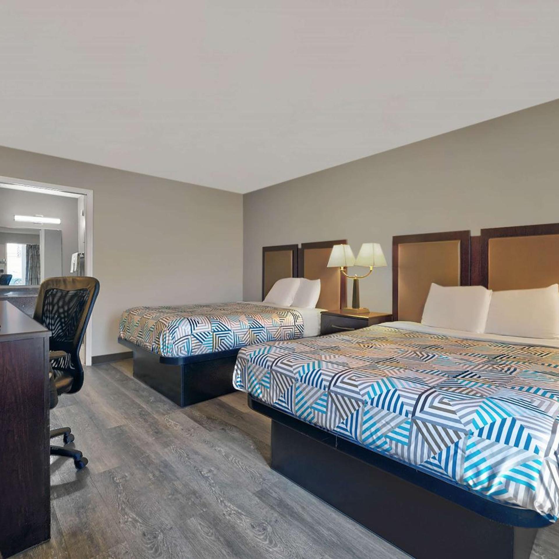 2 Full Beds - Non-Smoking
