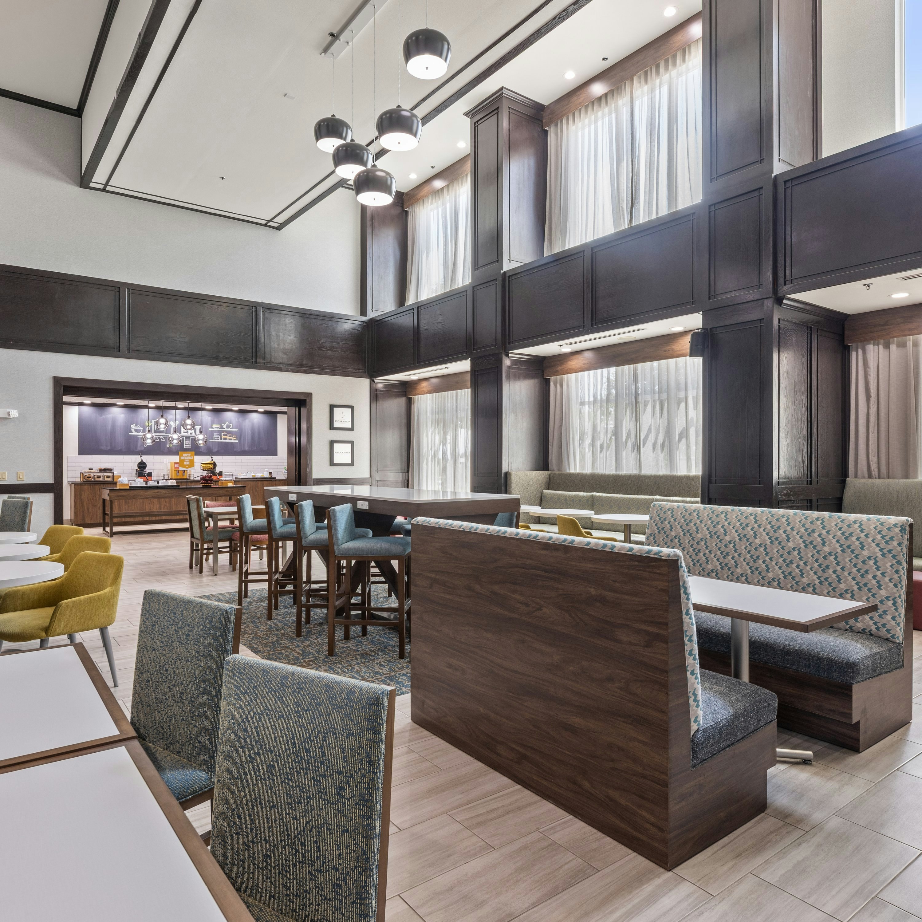 Hampton Inn and Suites Denison, TX 33/60