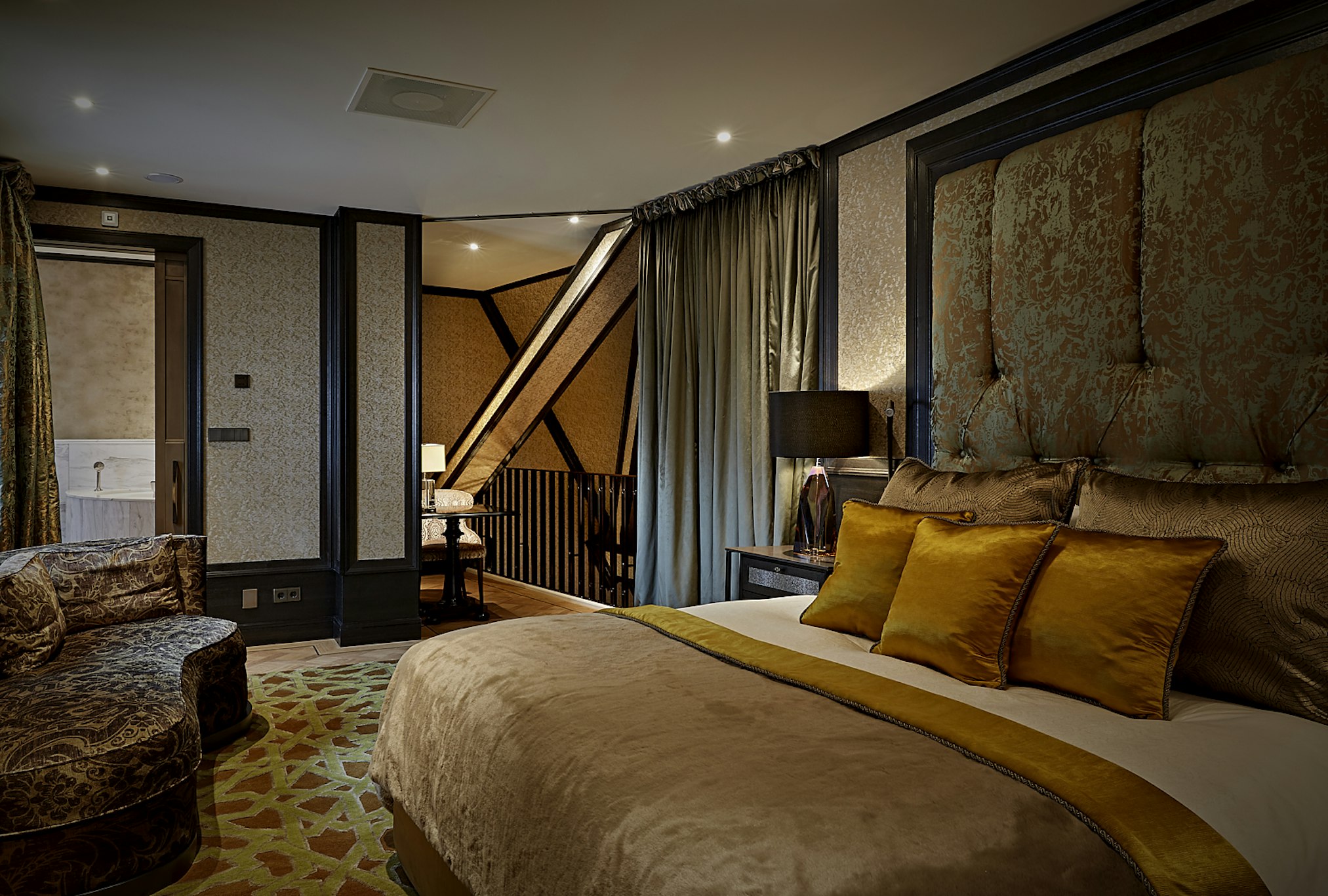 Roof Top, Loft, Suite