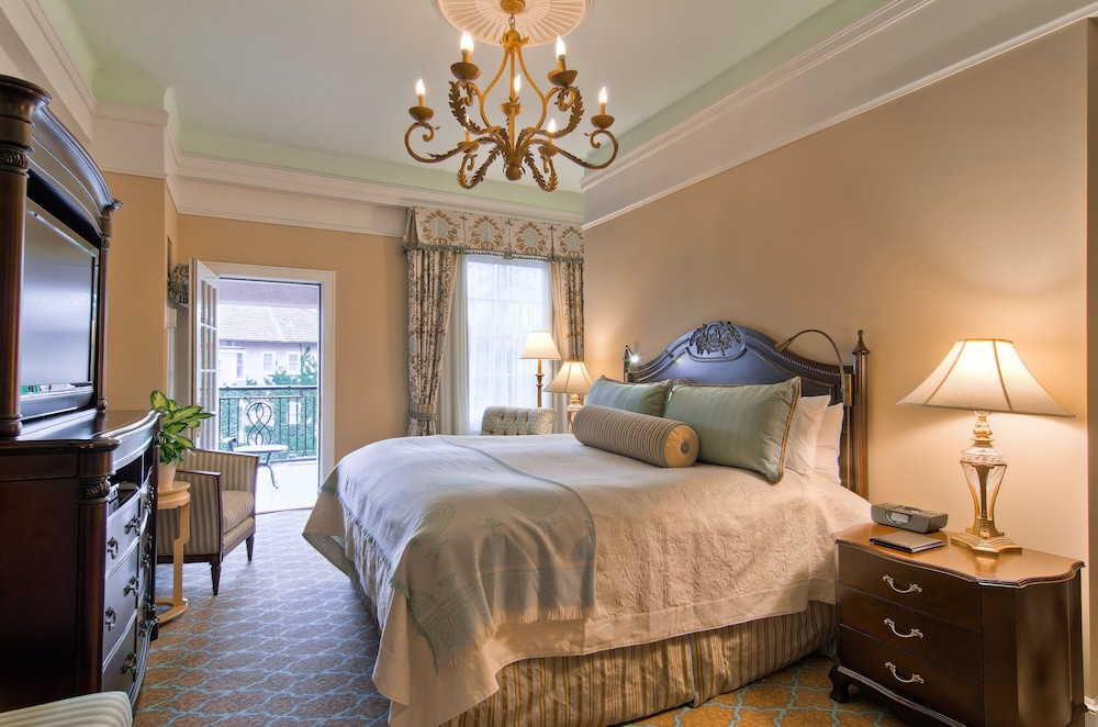 THE BROADMOOR 24/73