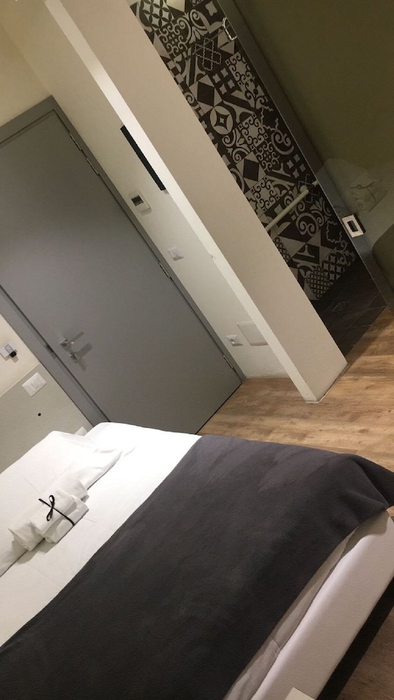Bell Suite Hotel 33/35