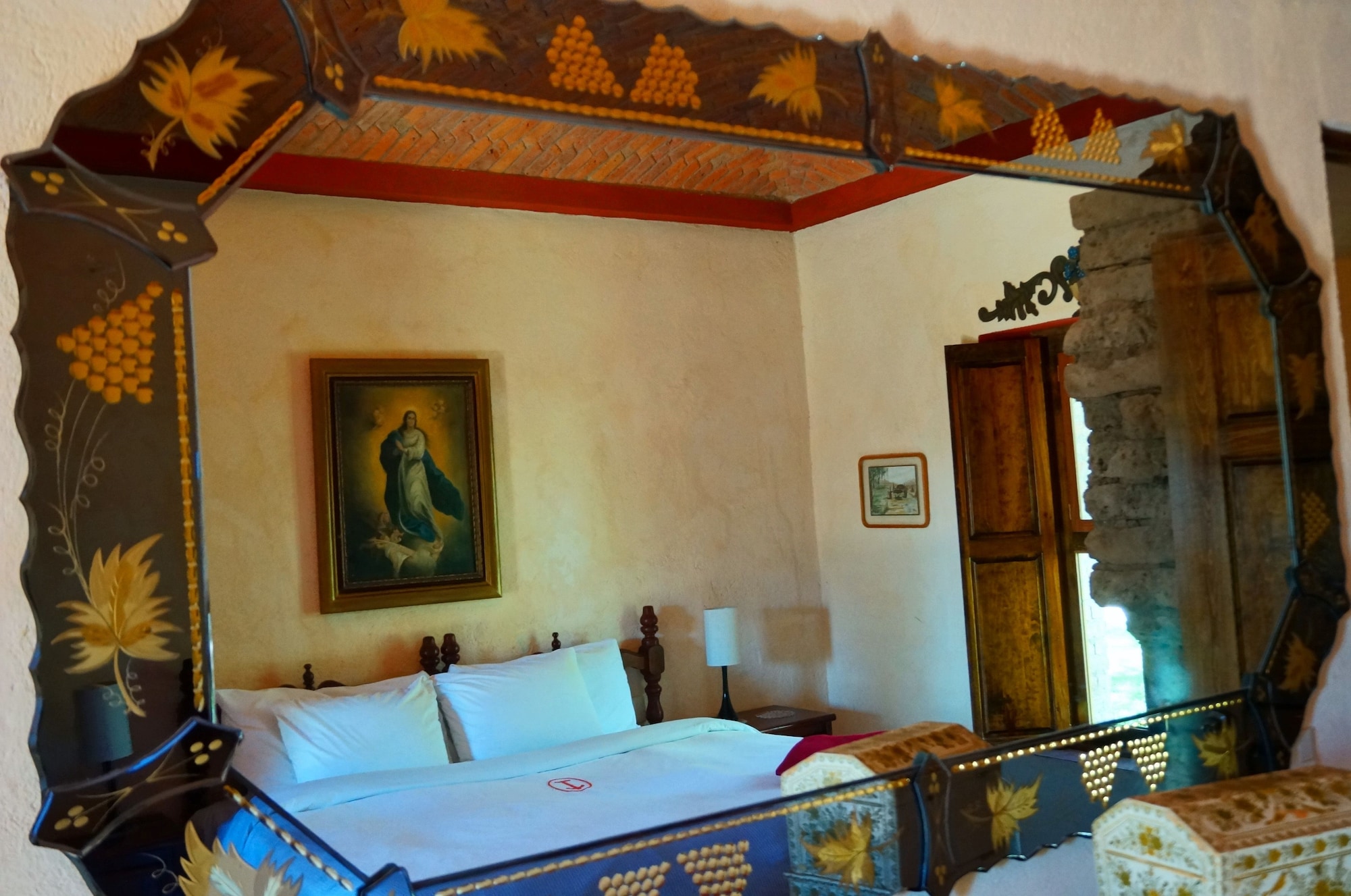 Junior Suite, King Bed, Private Bathroom, Courtyard Area