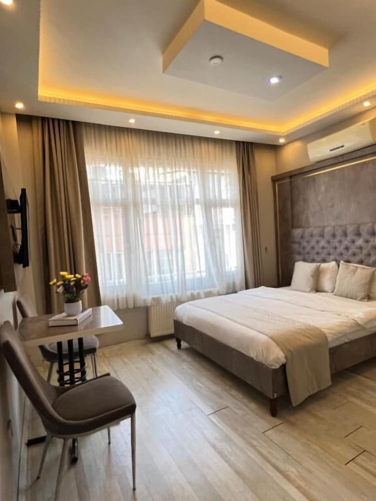 Taksim Brand Suite 3/65