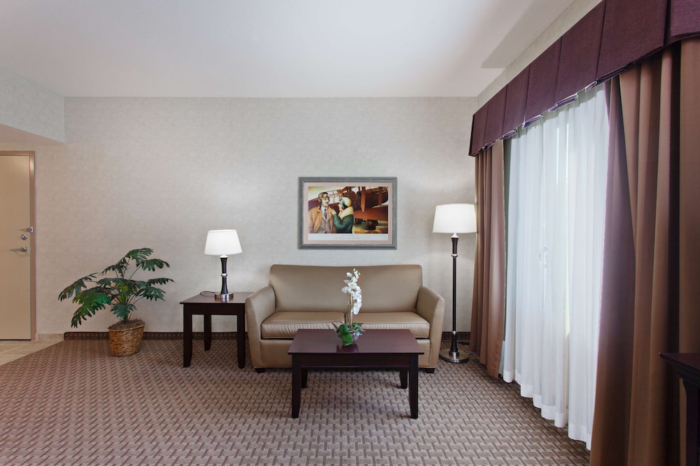 Hampton Inn Suites Oakland Airport 38/63