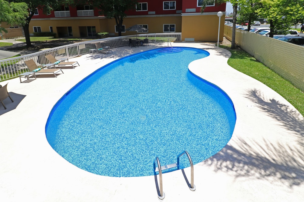 Courtyard By Marriott Monterrey Airport 42/50
