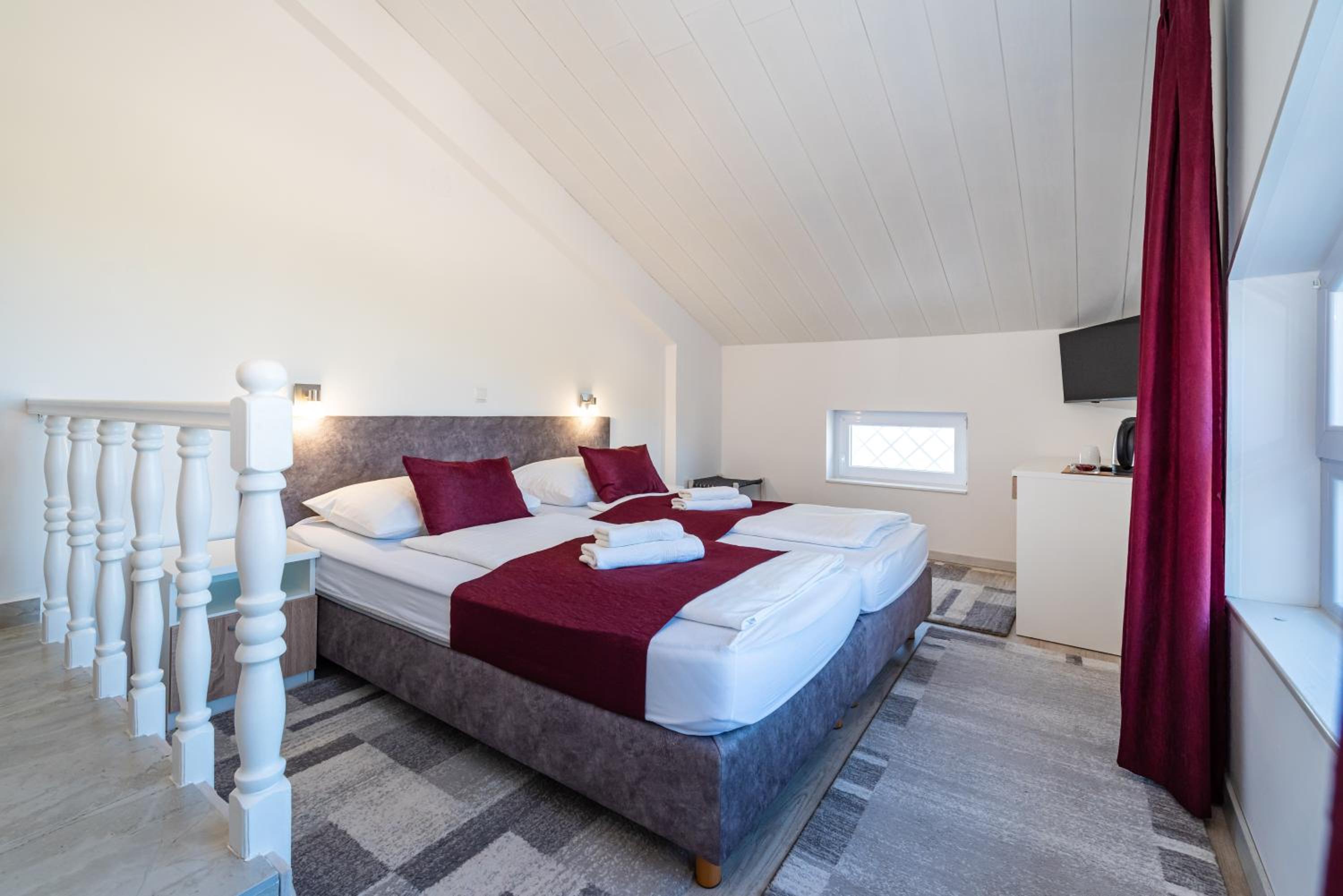 Active, Double or Twin Bed