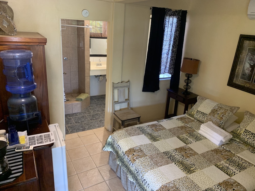All Seasons Guest House 27/50