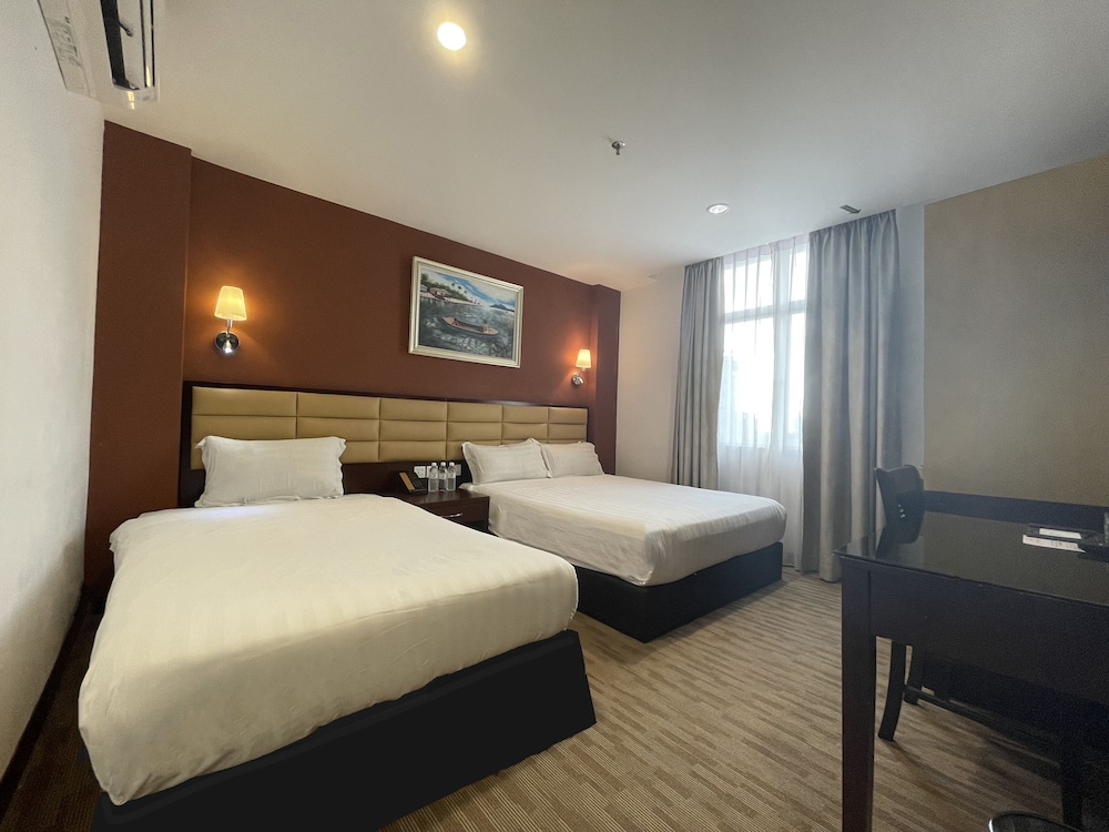 HALLMARK CROWN HOTEL 19/59