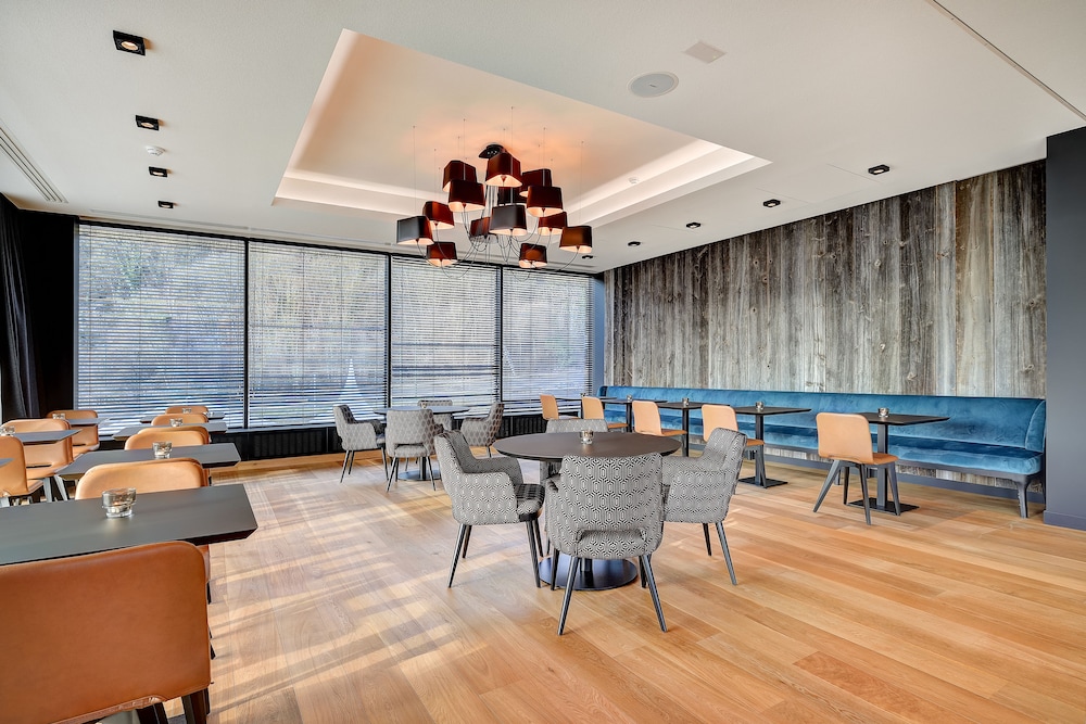 R hotel experiences 50/58