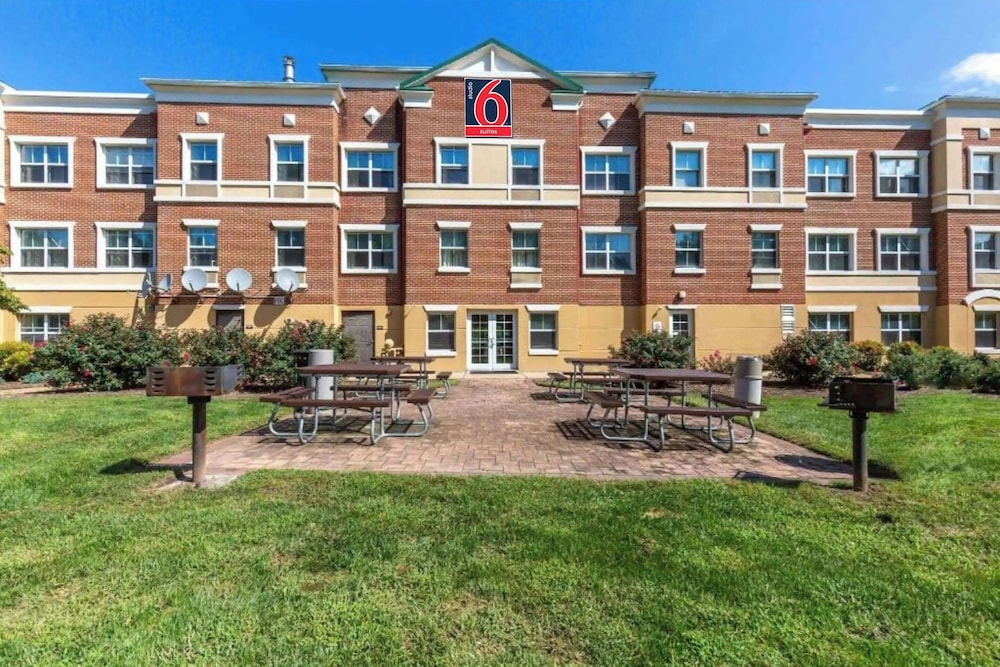 Studio 6 Extended Stay Washington, D.C. Gaithersburg South MD 49/55