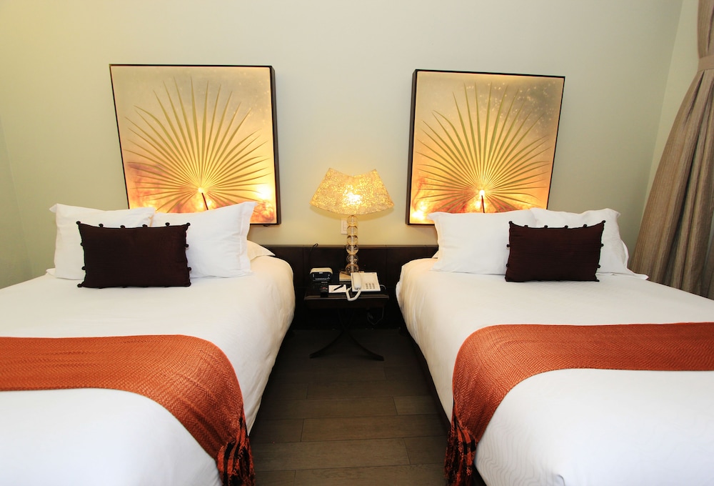 Plaza Gallery Hotel & Boutique 19/70