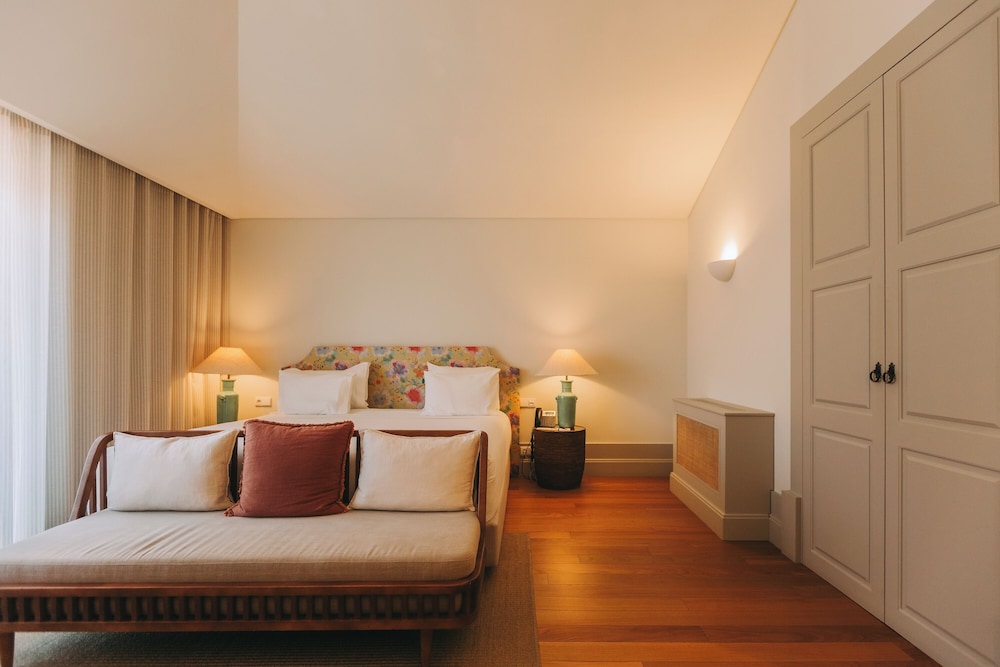 Deluxe, Twin Beds, Balcony