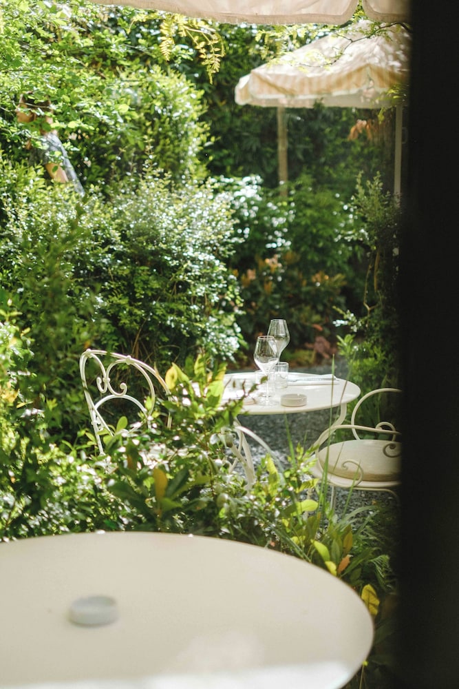 Le Jardin de Neuilly 39/48