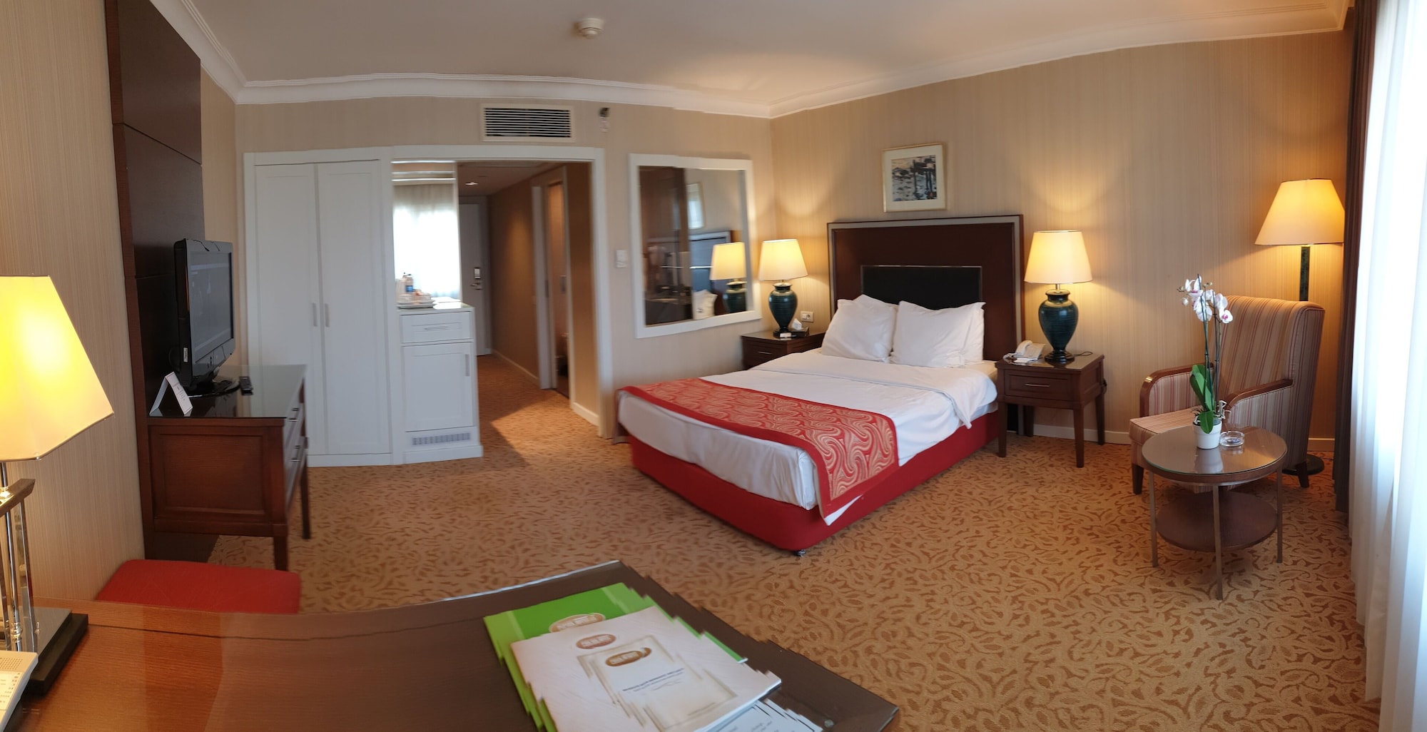 DELUXE, DOUBLE BED