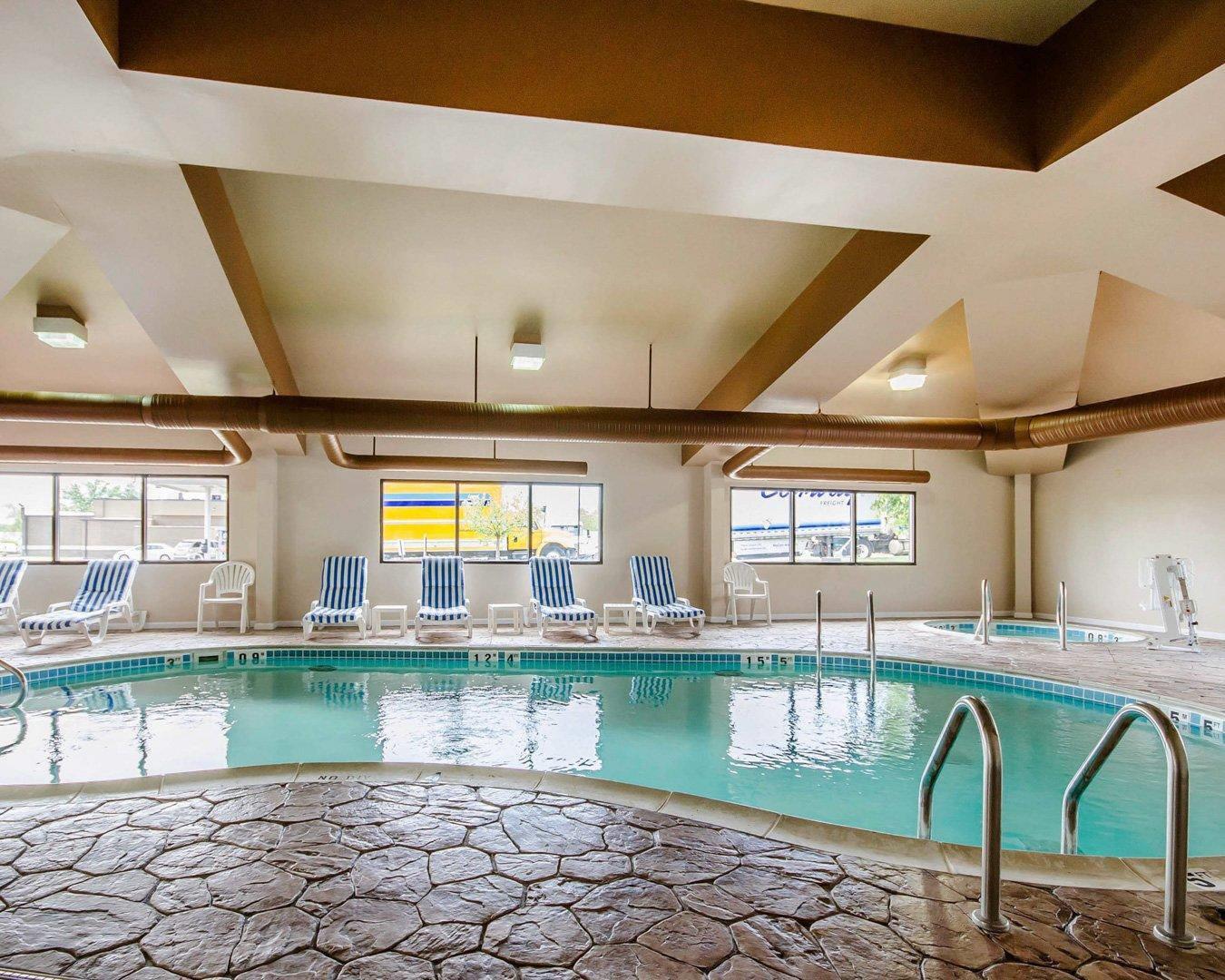 Comfort Suites Louisville East 20/38